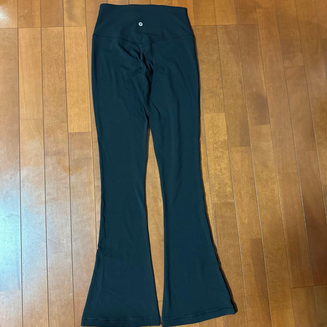 ヨガパンツ ルルレモン Align™ ハイライズミニフレアパンツ レギュラー6