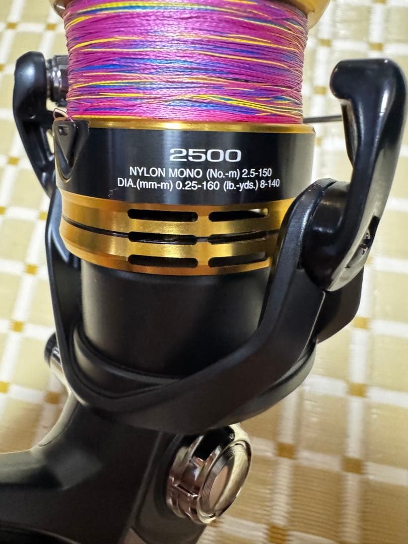 シマノ　サハラ　2500 SHIMANO SAHARA スピニングリール