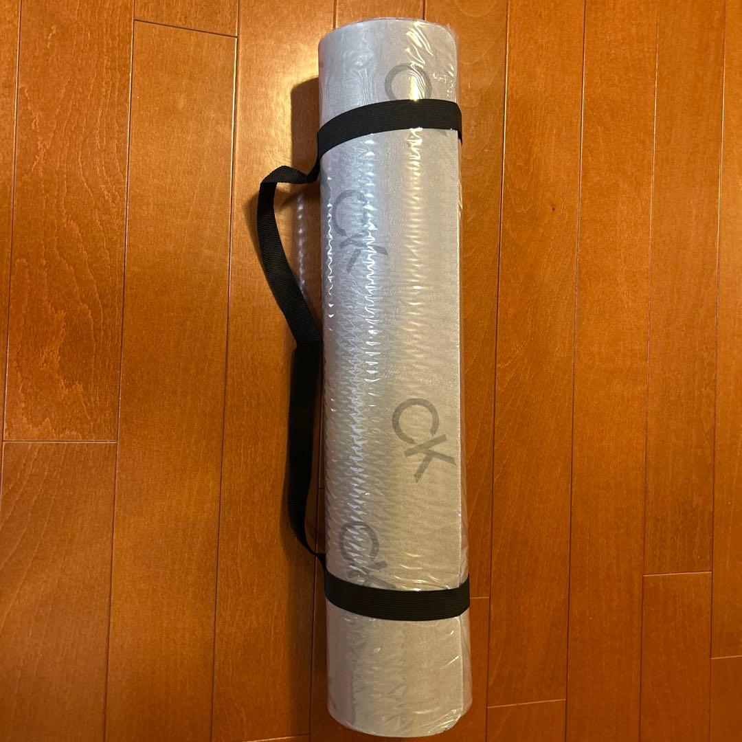 ヨガマット　カルバンクライン　新品