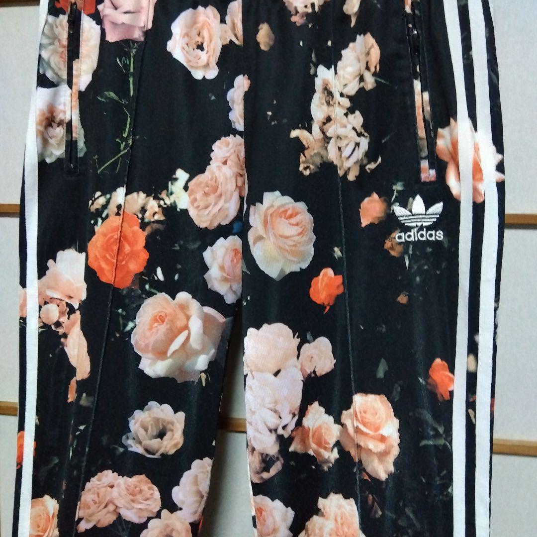 adidas 薔薇フラワープリント ジャージパンツ ボトムス　M