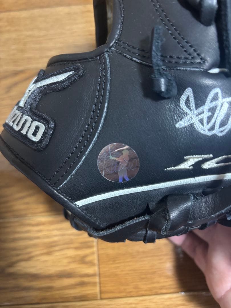イチロー 限定直筆サイン入りグローブ