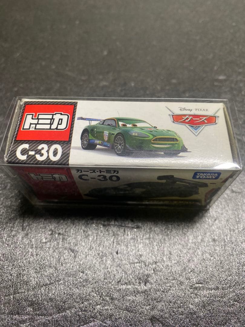 カーズ　トミカ　廃盤品　新品未使用品　ナイジェル　ギアスリー　スタンダードタイプ
