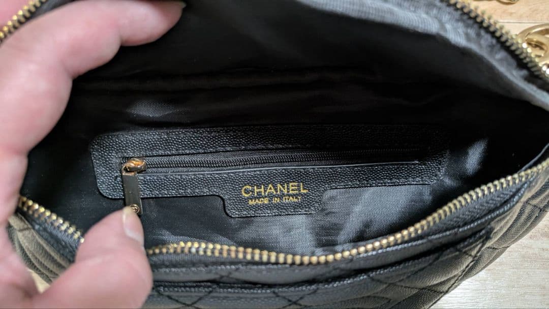 CHANEL ノベルティブラックキルティングバッグ