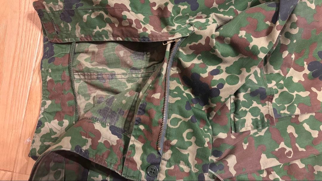 【中古】陸自迷彩　レプリカ迷彩服上下セット（L？）
