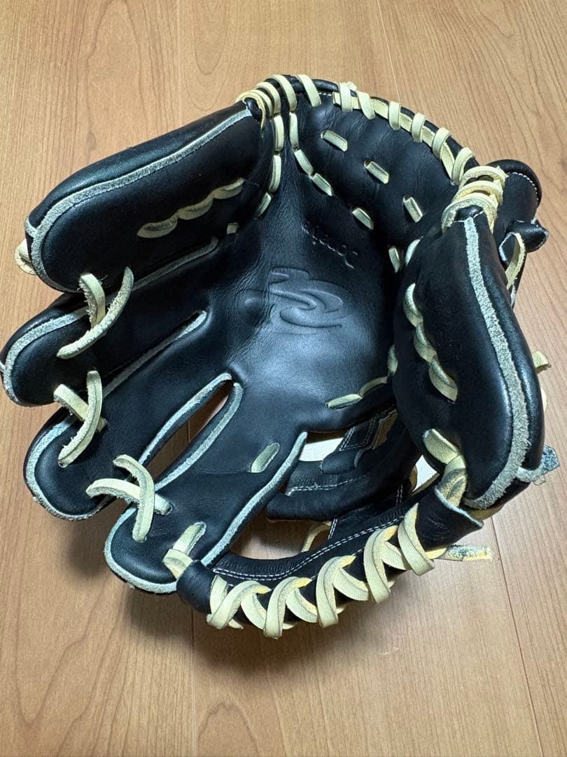 ドナイヤ内野手用軟式グローブ