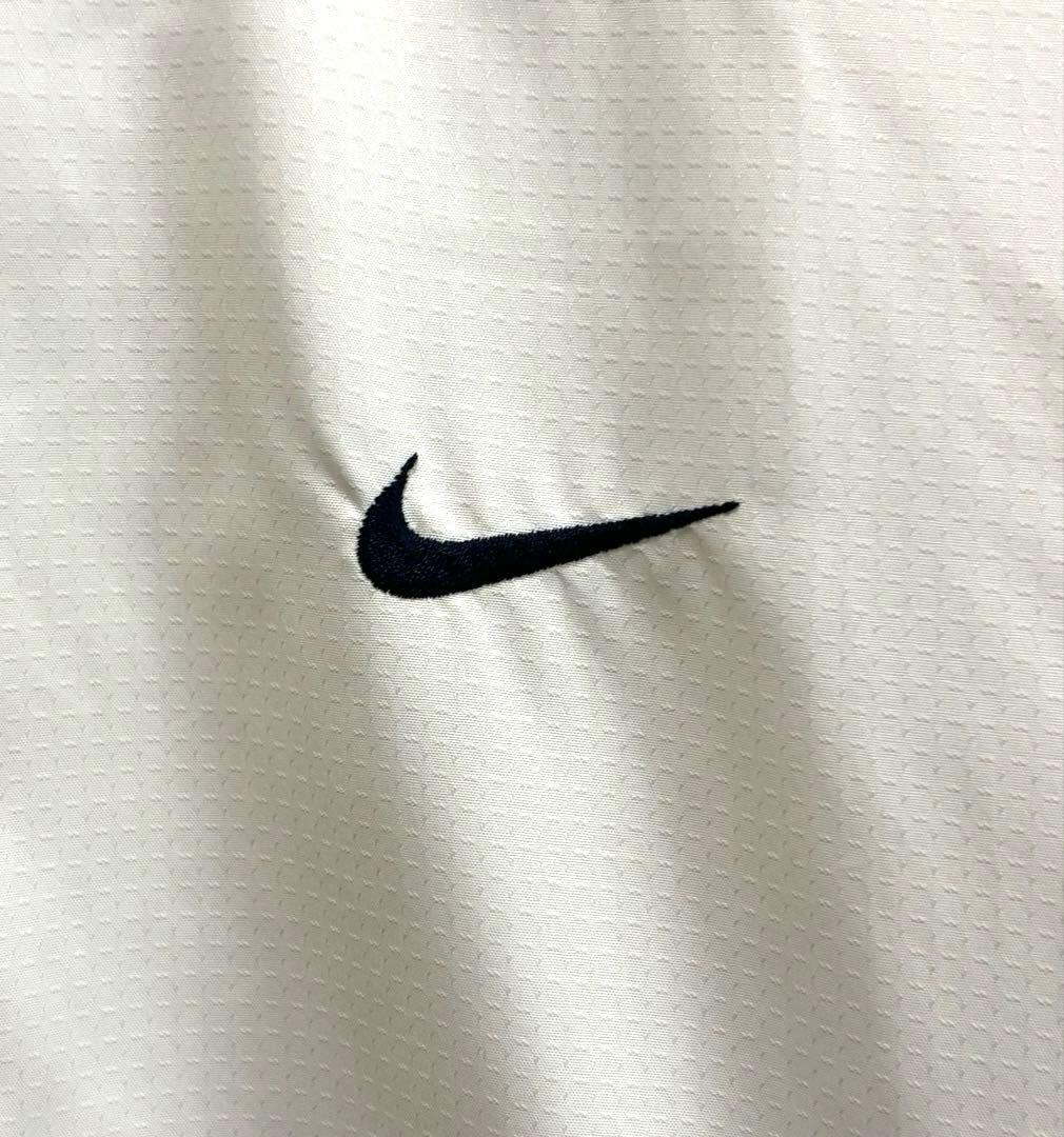 ほぼ未使用NIKEナイキフード付きベンチコートホワイト