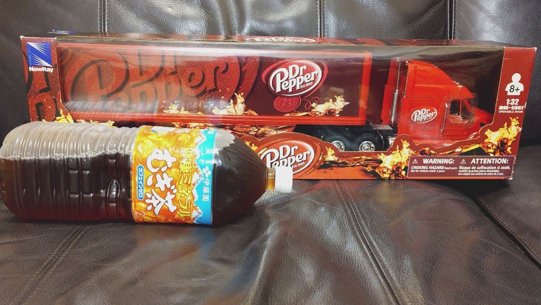 NewRay Dr Pepper ピータービルト387 トラック 1/32