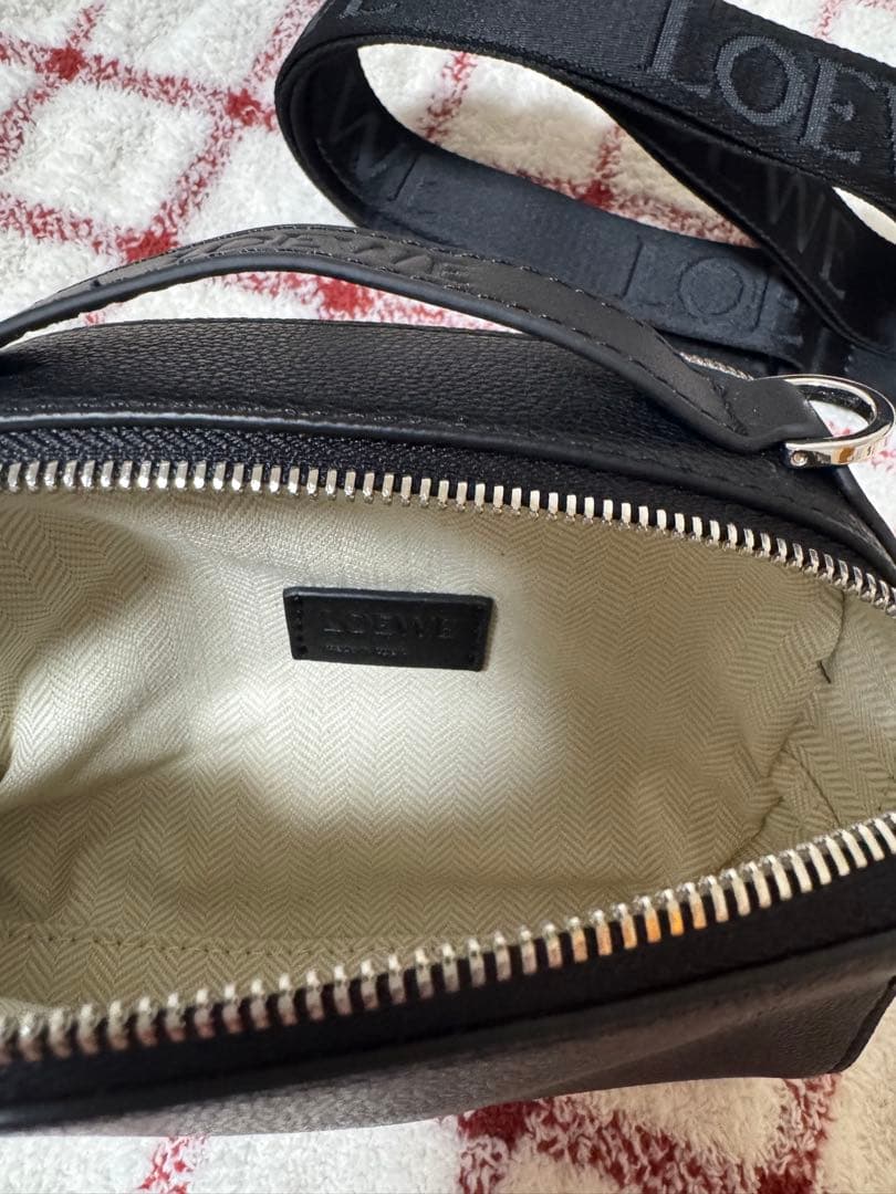 LOEWE ブラック レザーバッグ