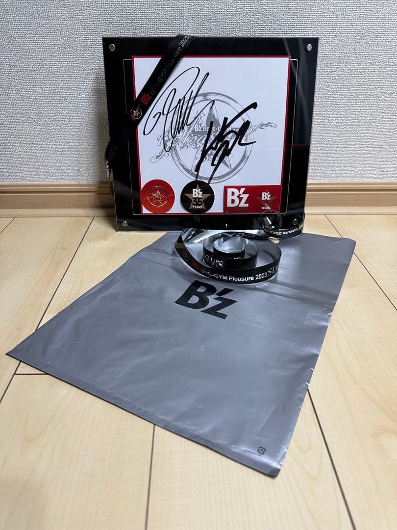 B’z LIVE-GYM Pleasure 2023 -STARS- サイン色紙