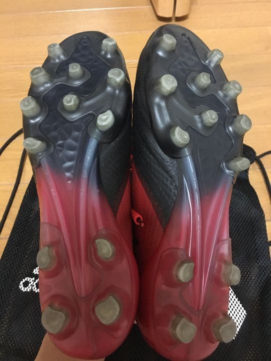 アディダス サッカースパイク ナイキ