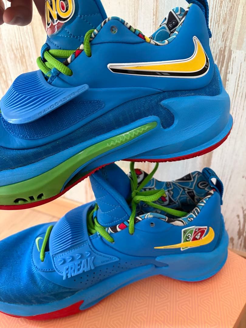 シューズ(男性用) NIKE FREAK UNO