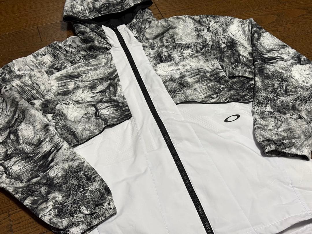 【新品】OAKLEY ナイロンジャケット