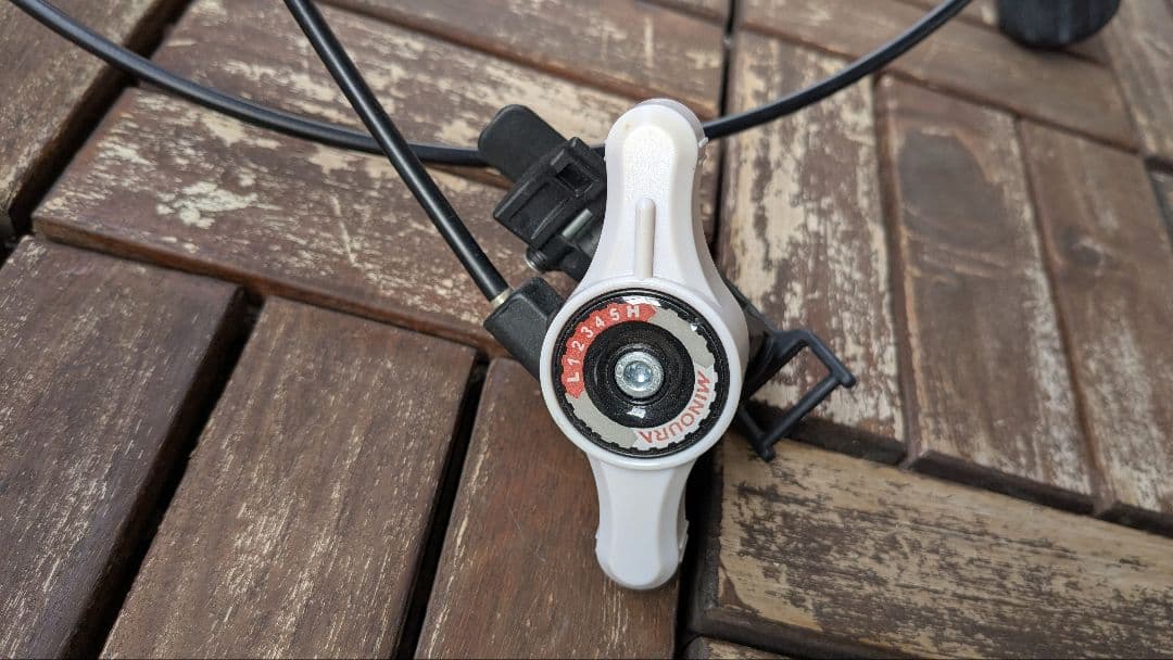 MINOURA LR341 ローラー台 (Amazon新品価格約3万円)