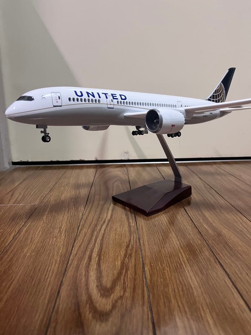 ユナイテッド航空　ボーイング787 1/130 飛行機模型