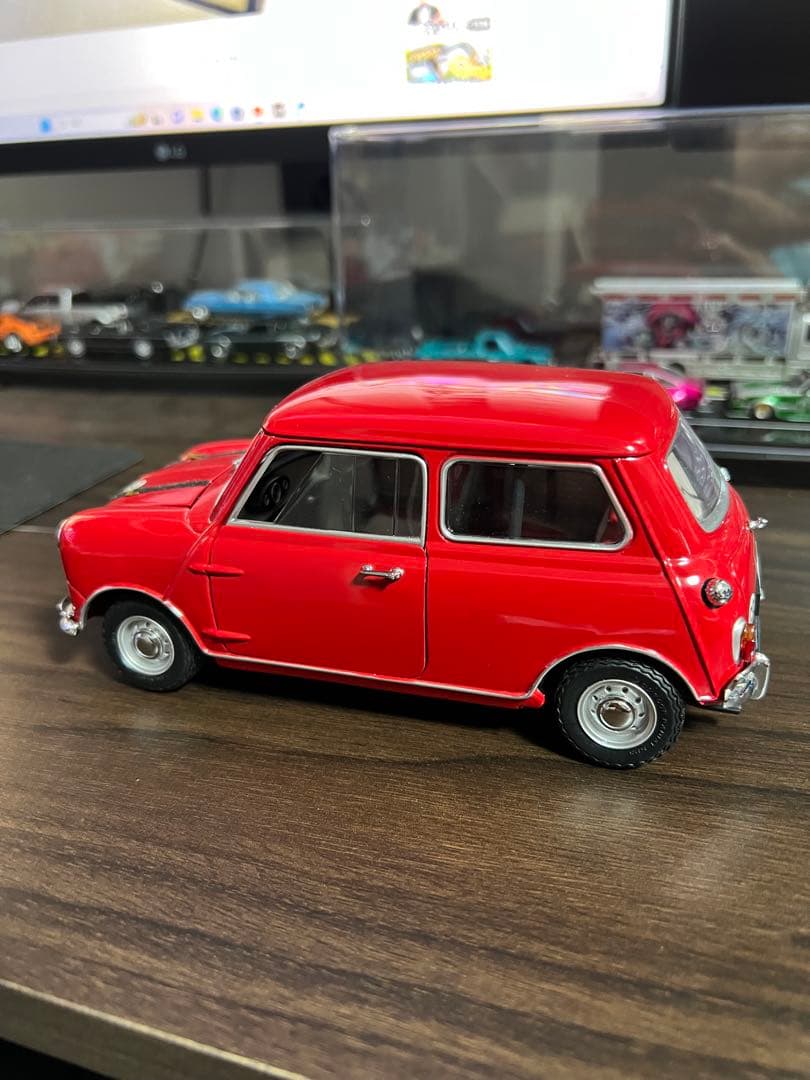 クーパー　赤 ミニカー　1/18