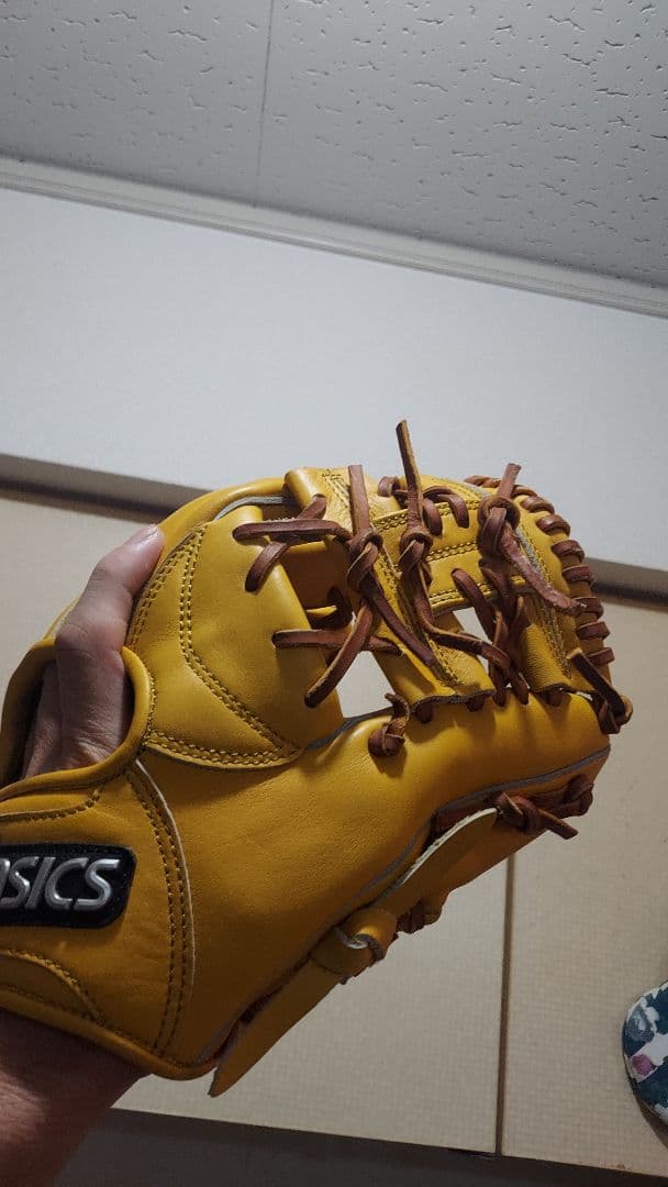 アシックス　大人用　内野用グローブ