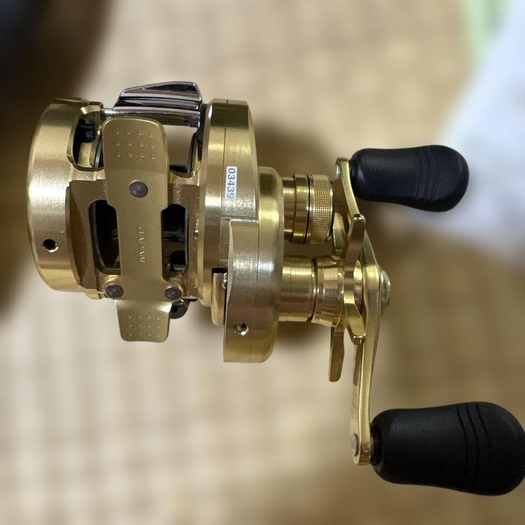【最後値引き早い方勝ち】SHIMANO シマノ カルカッタコンクエスト200HG