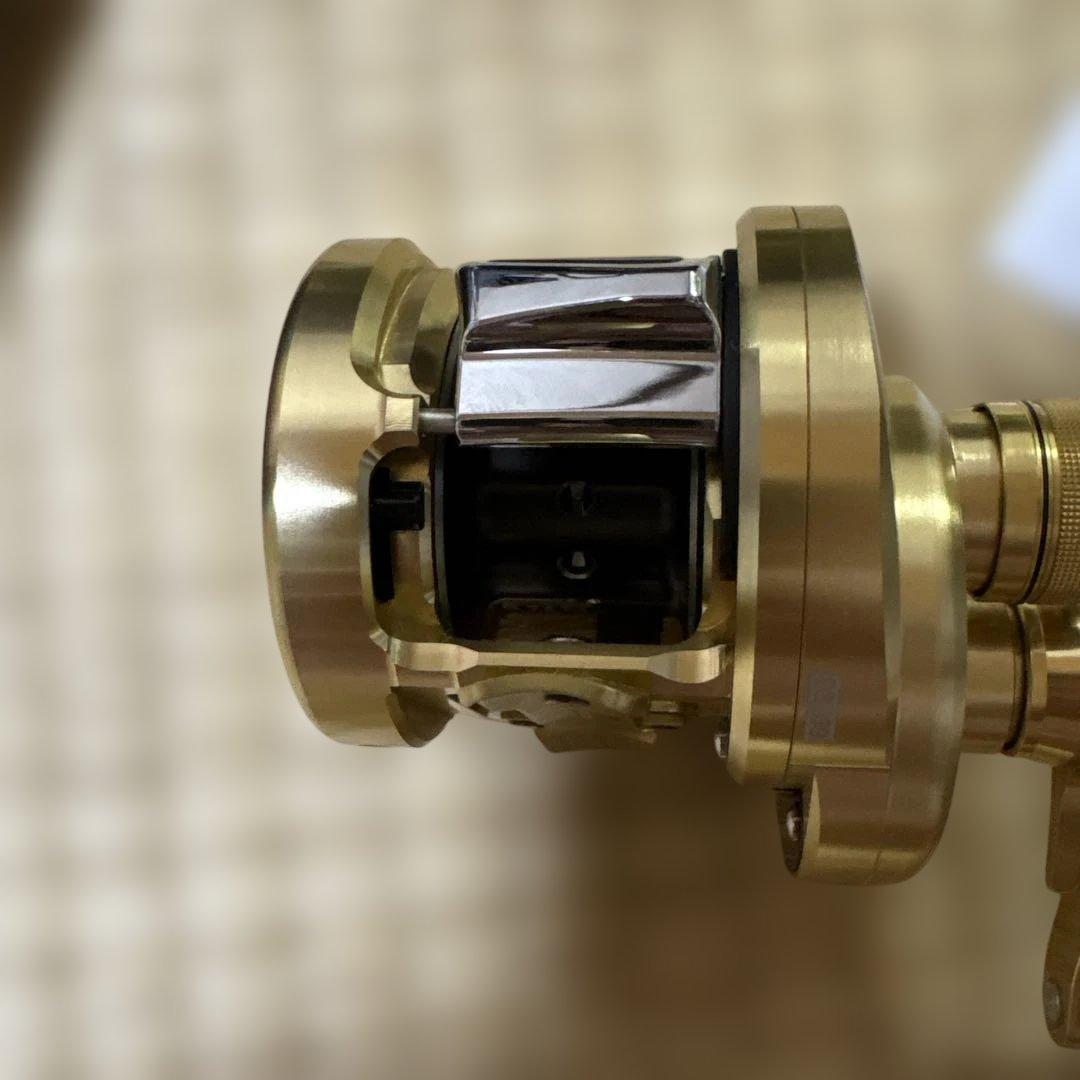 【最後値引き早い方勝ち】SHIMANO シマノ カルカッタコンクエスト200HG