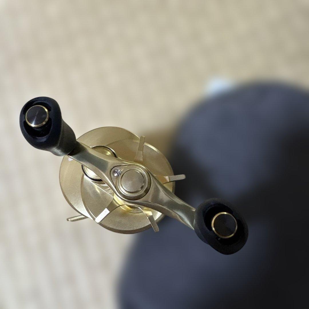 【最後値引き早い方勝ち】SHIMANO シマノ カルカッタコンクエスト200HG