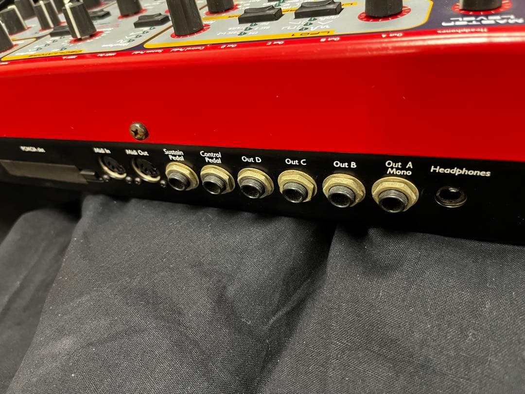 Clavia NORD LEAD2 電源入らず