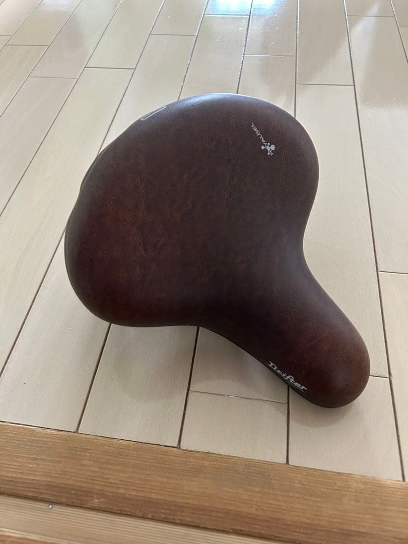 中古美品♡自転車　サドル　　柔らかい　茶色系　SR セルロイヤル