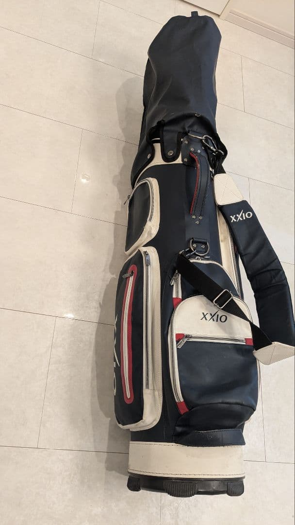 XXIO キャディバック　軽量、細め