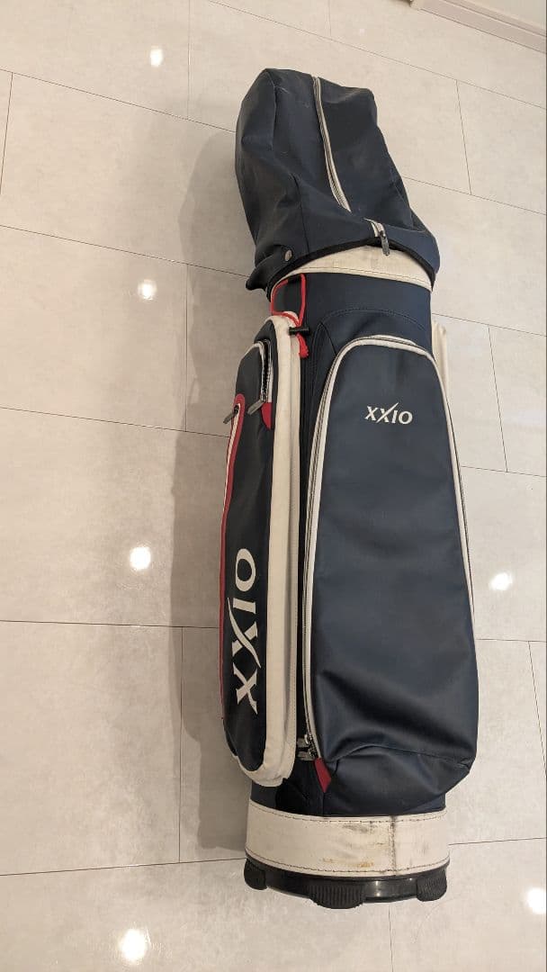 XXIO キャディバック　軽量、細め