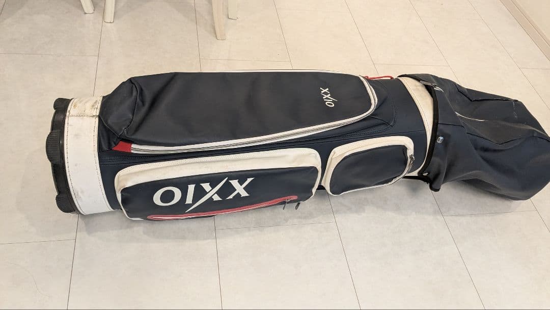 XXIO キャディバック　軽量、細め