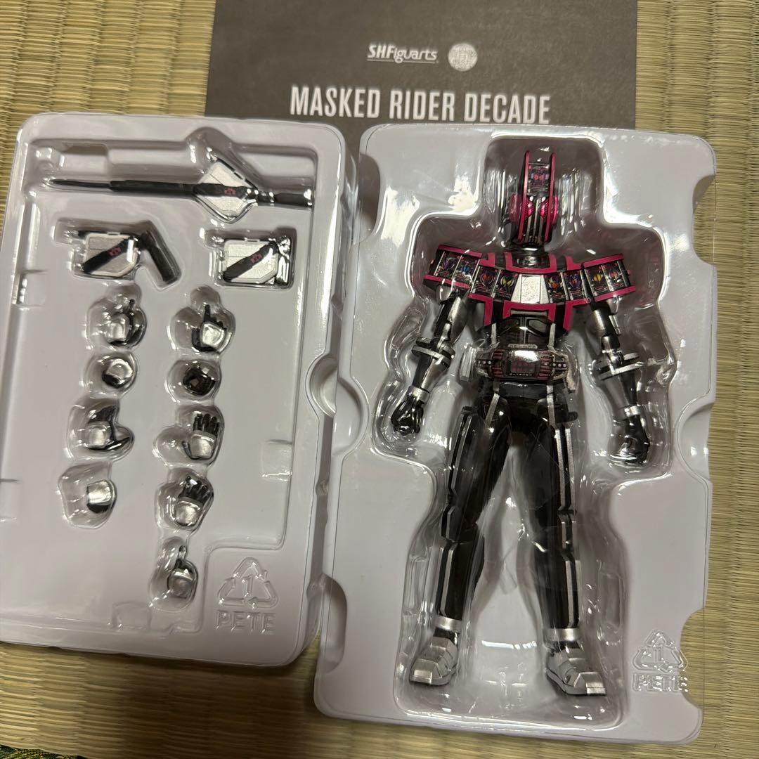 S.H.Figuarts 真骨彫 仮面ライダーディケイド コンプリートフォーム