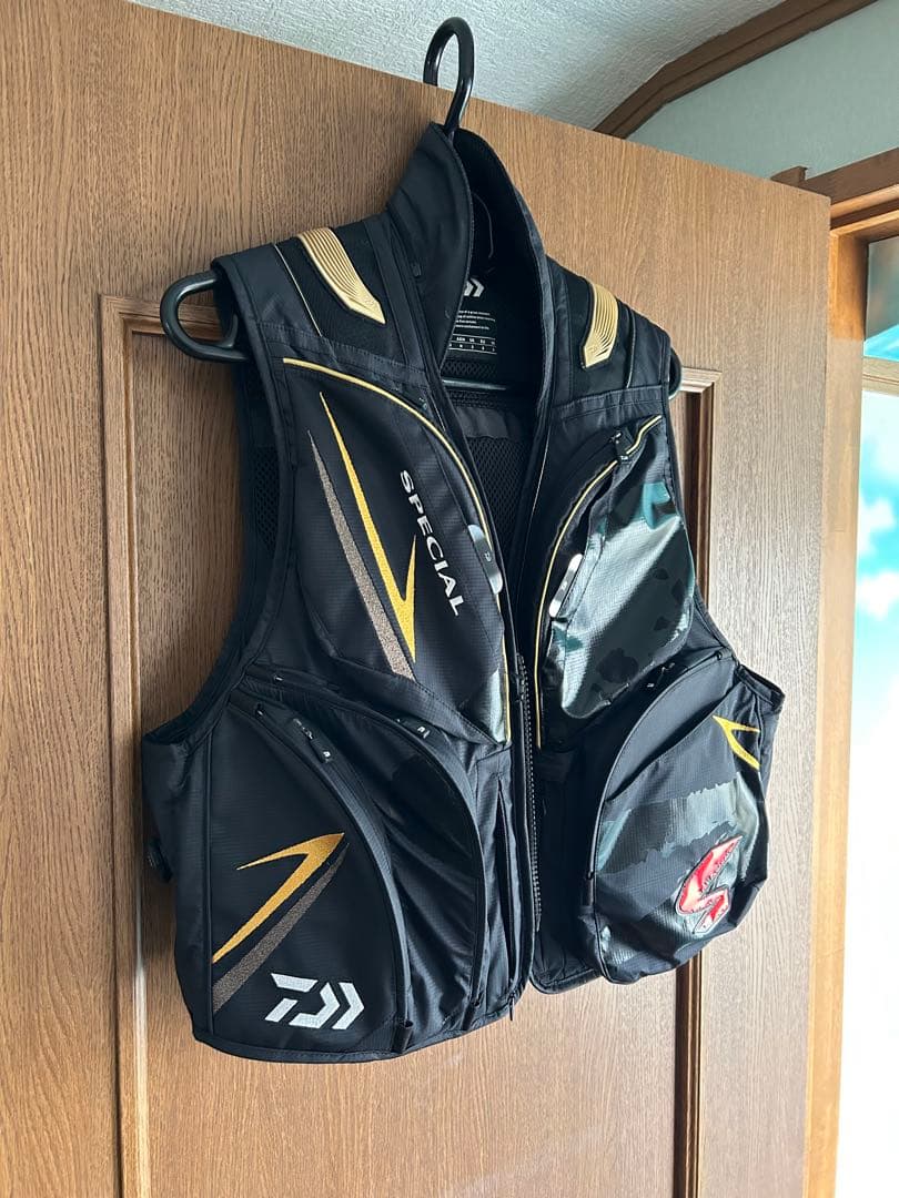 Daiwa SPECIAL 鮎ベスト マスターブラック　Mサイズ