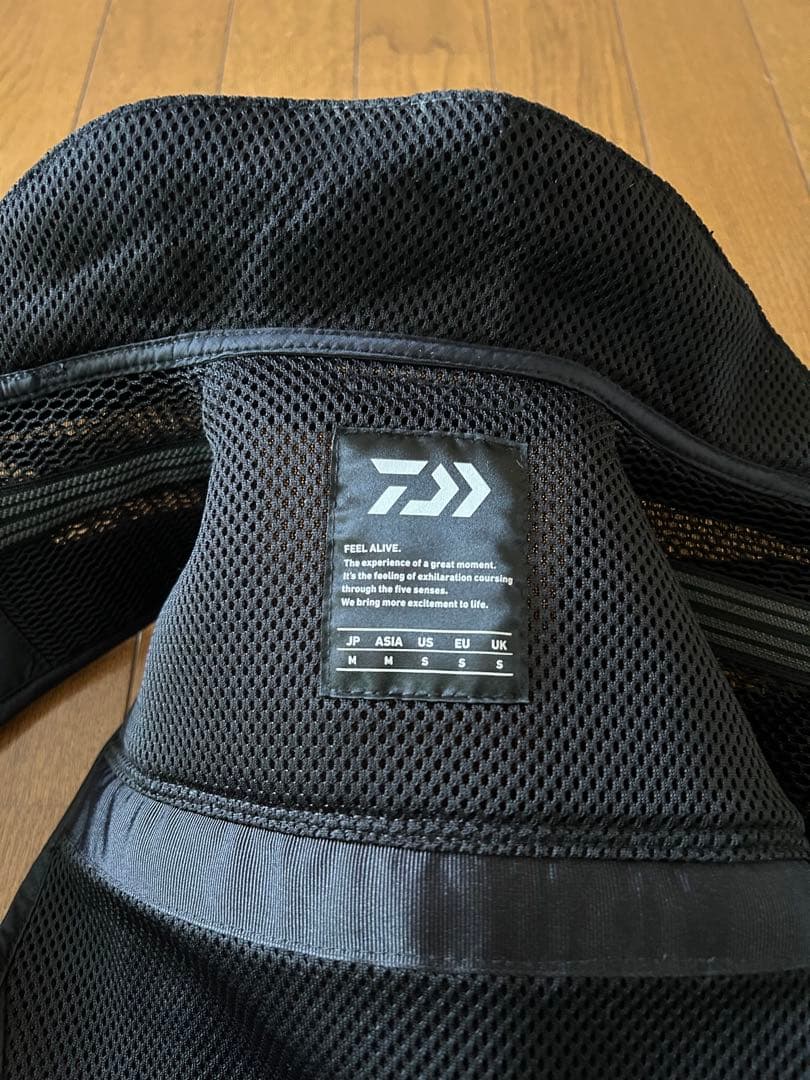 Daiwa SPECIAL 鮎ベスト マスターブラック　Mサイズ