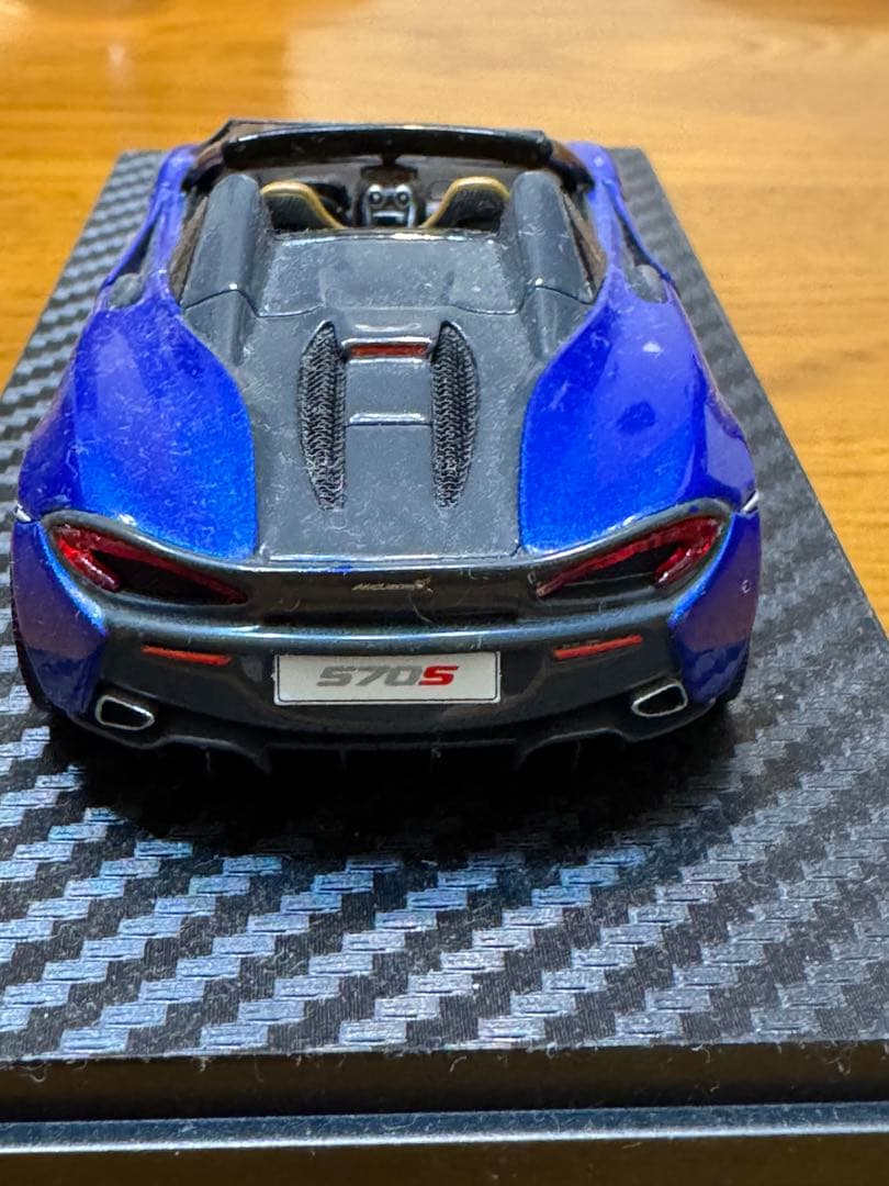 McLaren 570S ミニカー 青