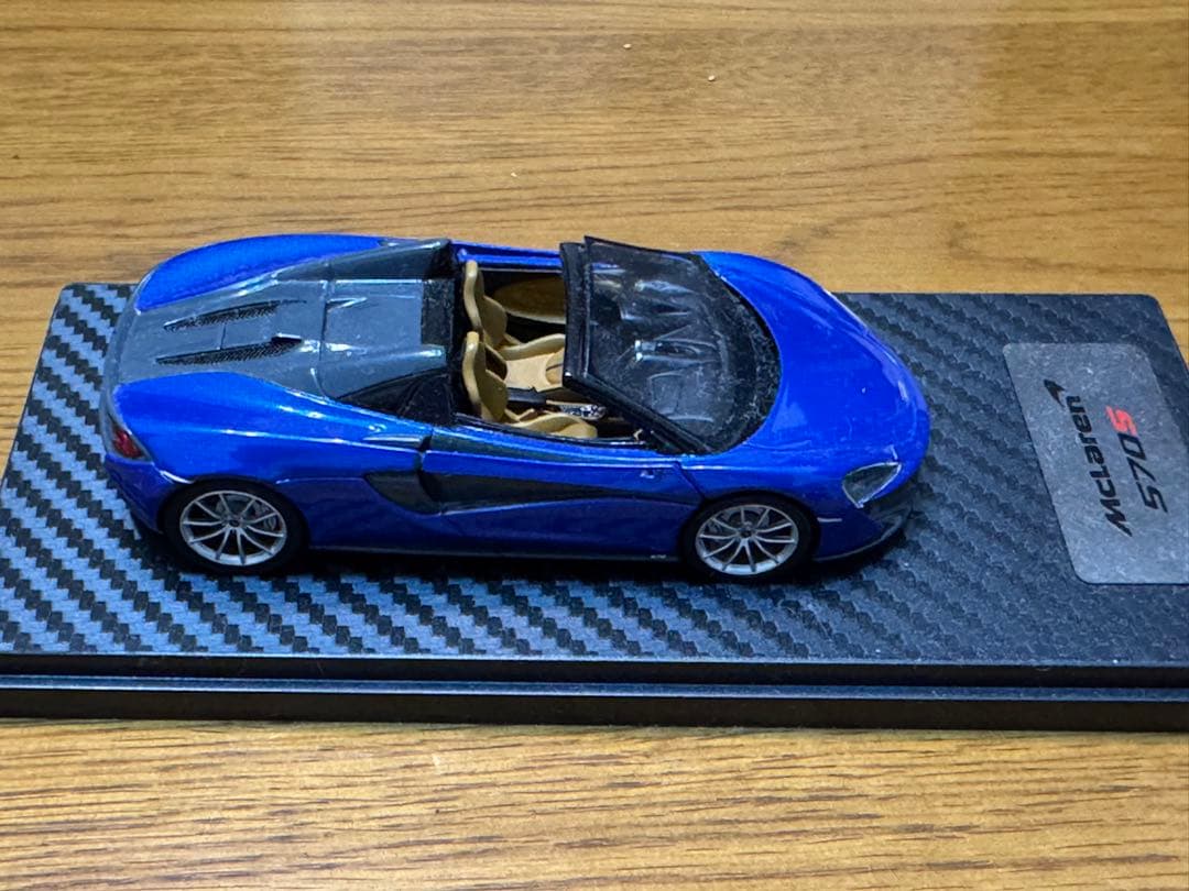 McLaren 570S ミニカー 青