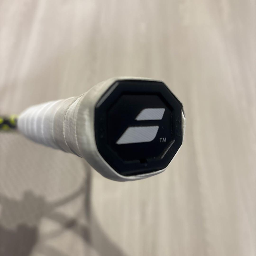 Babolat ピュアアエロ98 グリップ2