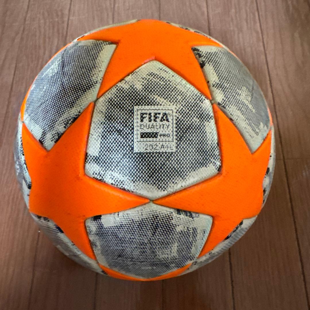 マ*キ様 UEFAチャンピオンズリーグ公式球（雨天用）