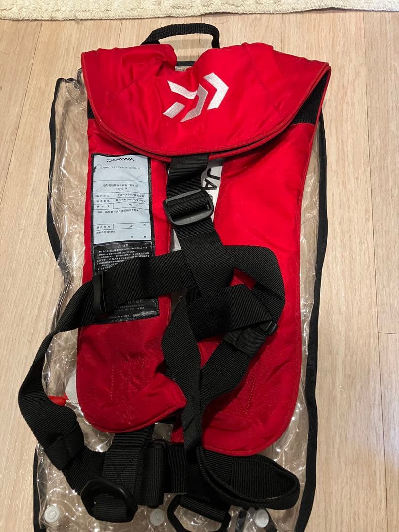 DAIWA 自動膨張式ライフジャケット レッド