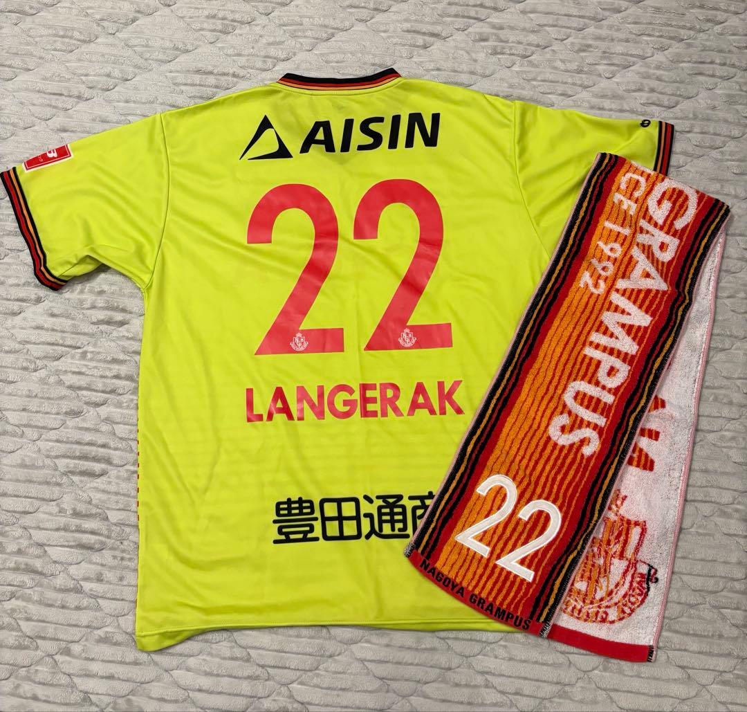 名古屋グランパス 2018年ユニフォームTシャツ ミッチェル ランゲラック選手