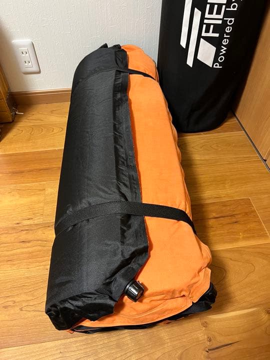 【本日限定緊急値下げ】フィールドア,インフレーターマット2個セット
