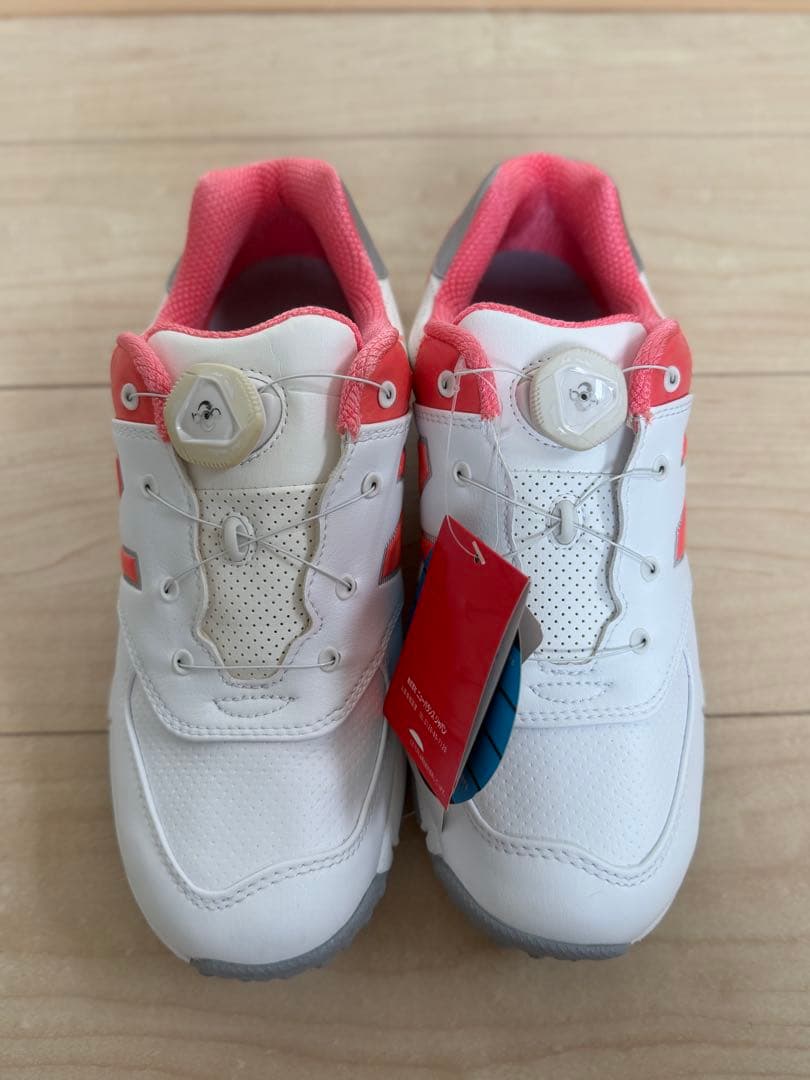 新品New Balance 574 女性用ゴルフシューズ