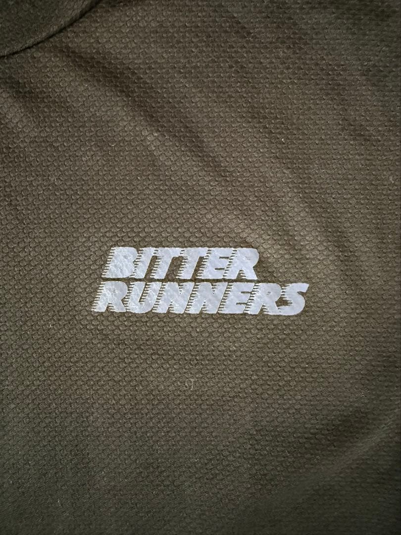ウォーキング・ランニングウェア Charbon BITTER RUNNERS TEC NO-SLEEVE