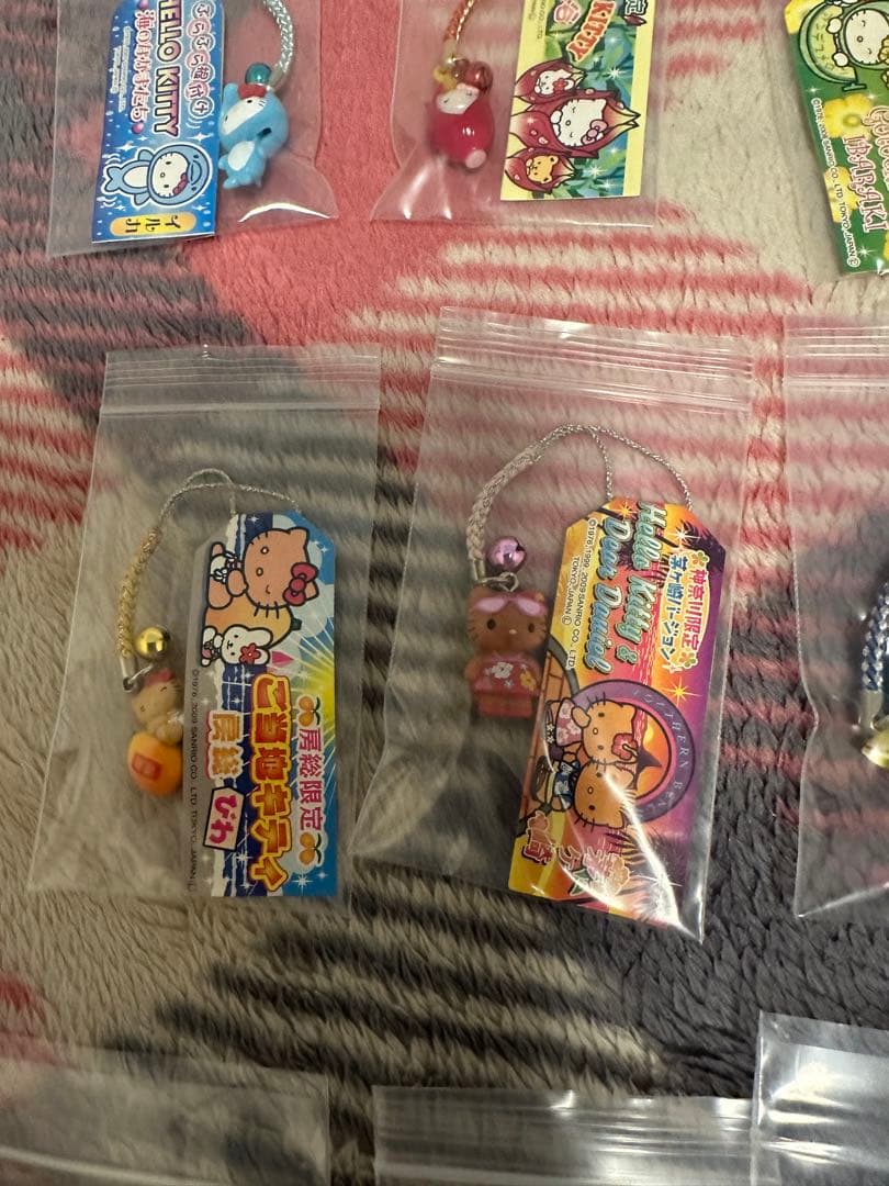 公*o様 ご当地キティ ハローキティ ストラップ28個セット W20