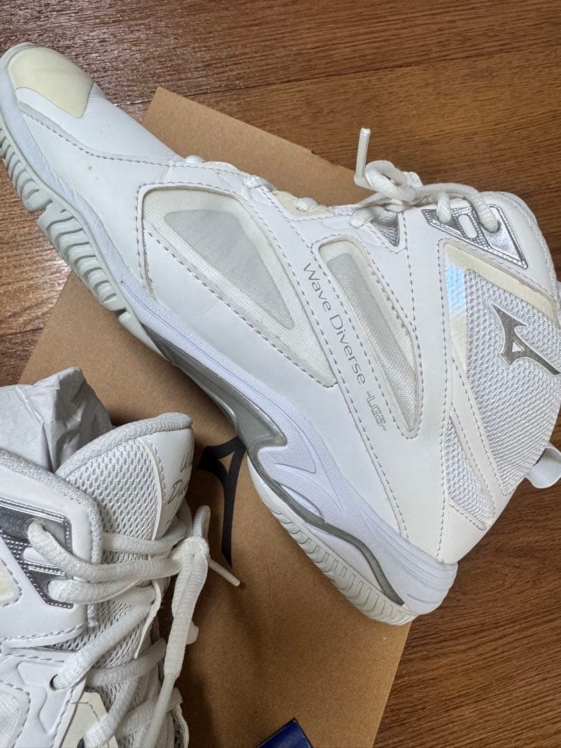 Mizuno Wave Diverse LG5 ホワイト