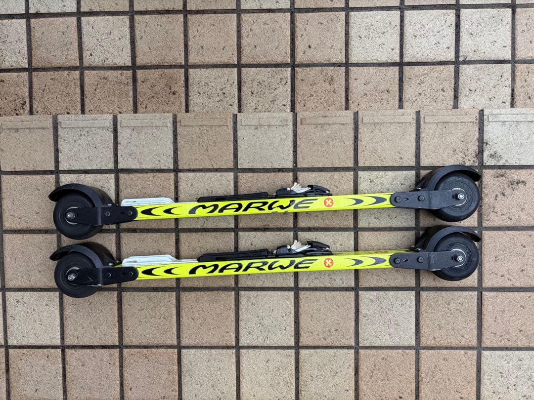 MARWE ローラースキー イエロー 箱付き