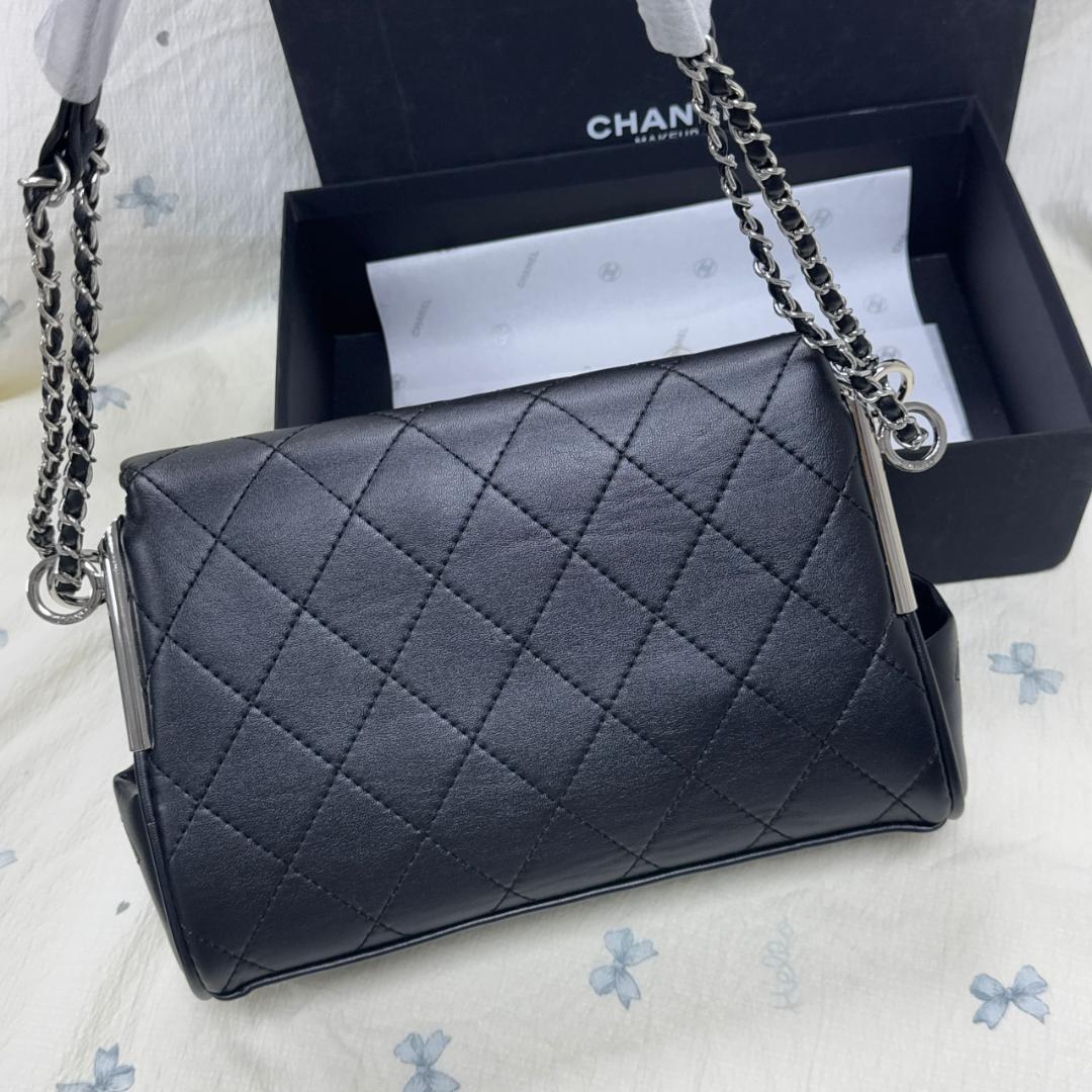 美品✨VIP✨限定ブラックレザー ショルダーバッグ