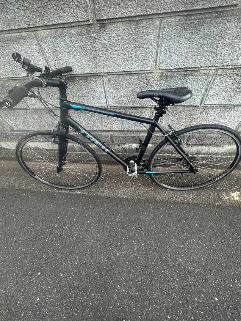 トレックのクロスバイクです。