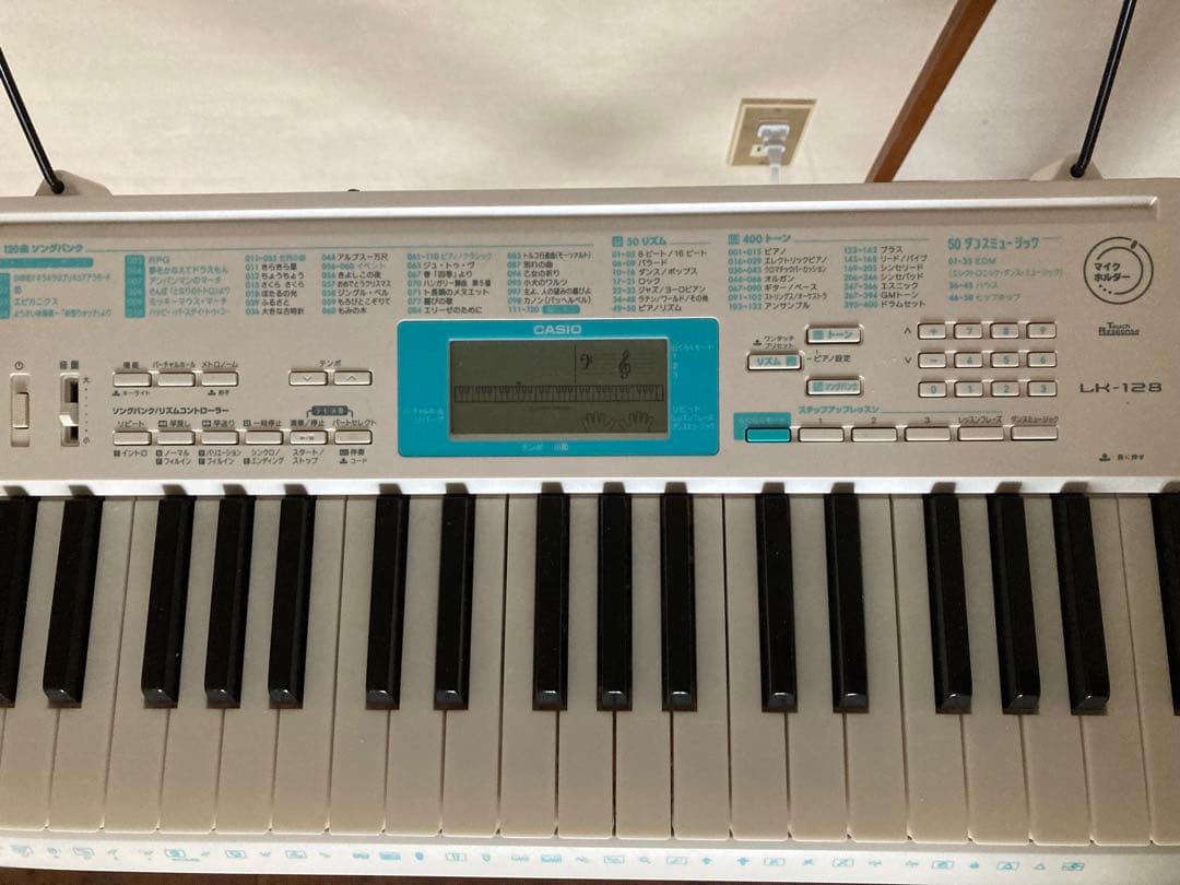 CASIO 電子キーボード LK-128 光ナビゲーション　スタンド付き