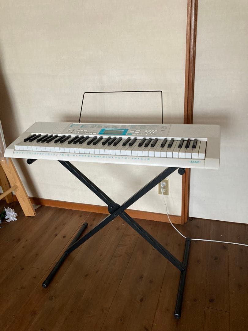 CASIO 電子キーボード LK-128 光ナビゲーション　スタンド付き
