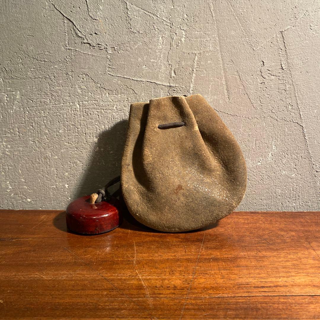 骨董品 時代物 提げ物 江戸 饅頭根付 本革 巾着 コレクション