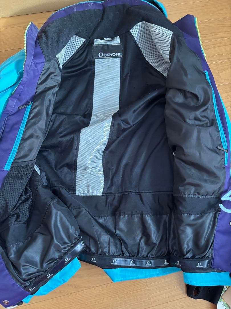 【中古】ONYONEスキーウェア　上下Oサイズ