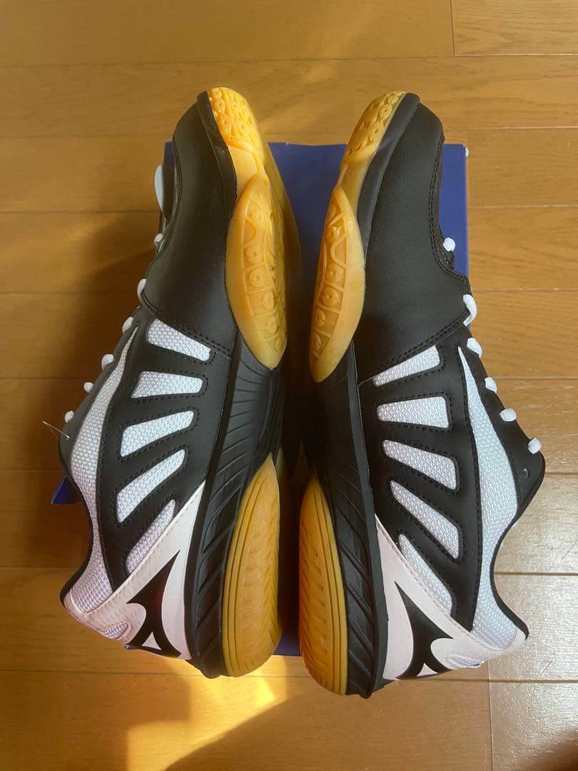 ミズノ waveclaw WIDE 28cm 新品